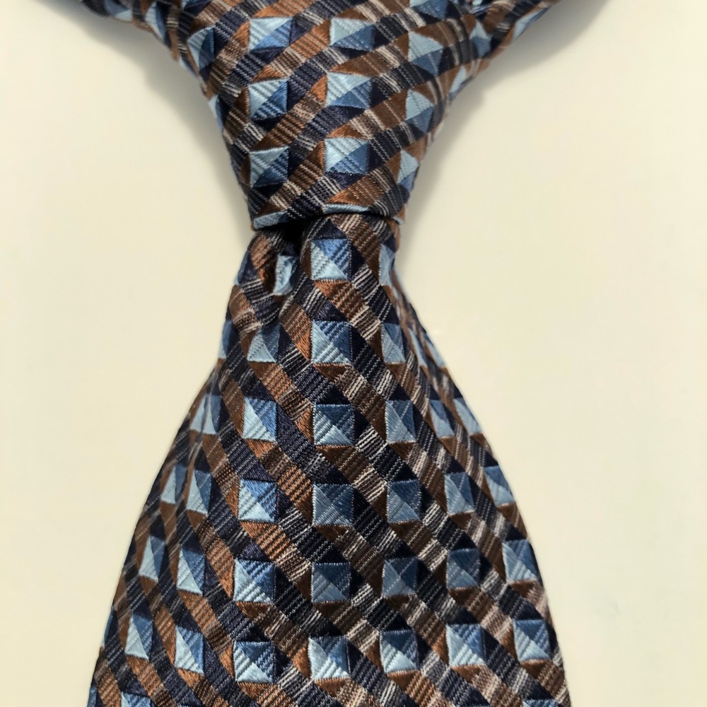 3/$20💥Jhane Barnes Hand Made in Italy 100% Silk